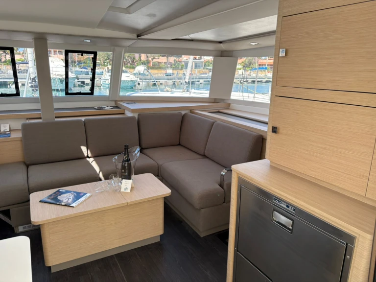 Pronájem Katamarán v Furnari -Fountaine Pajot Astrea 42