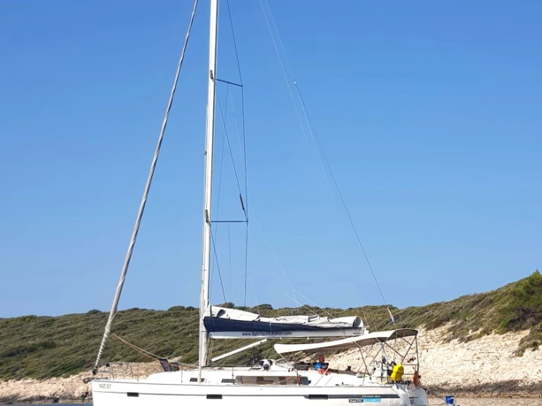 Pronájem lodi Split lákavé ceny Cruiser 40 S