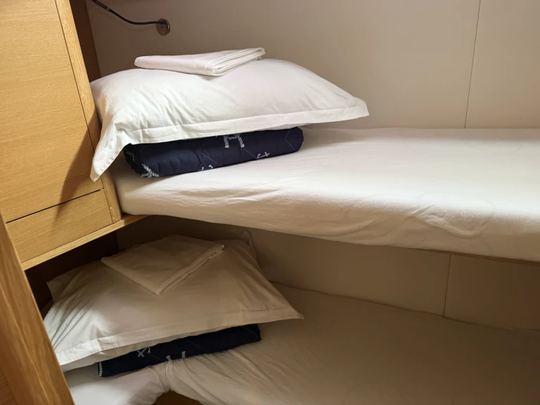Pronájem lodi Split lákavé ceny Elan E6