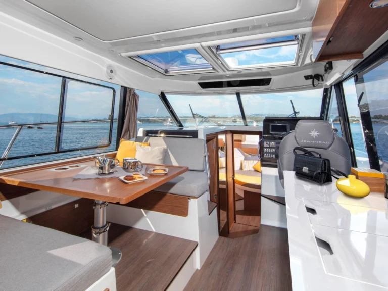 Pronájem lodi Bacoli lákavé ceny Merry Fisher 1095