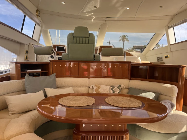 Pronajmout si Azimut Azimut 58 Fly v Marina de Dénia