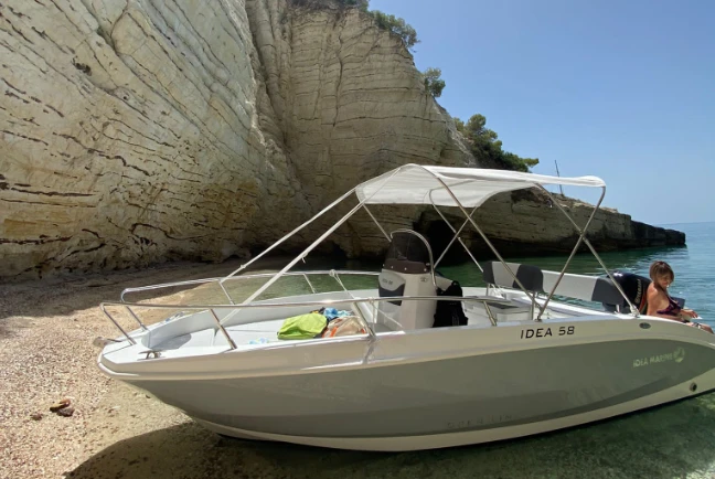 Pronajmout Motorová loď se skipperem či ne Idea Marine v Vieste