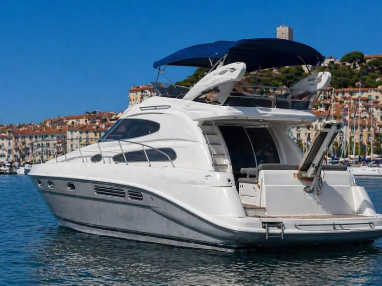 Pronájem Jachta Sealine s licencí