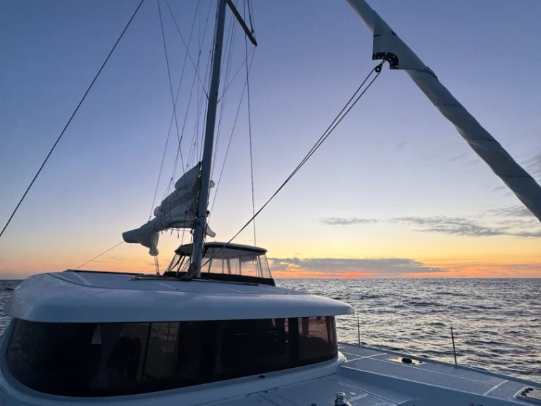 Pronájem Katamarán Lagoon s licencí