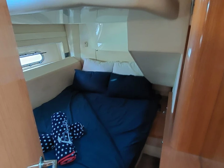 Pronájem jachty v Dubai Marina -Sunseeker Manhattan 66 na Samboatu