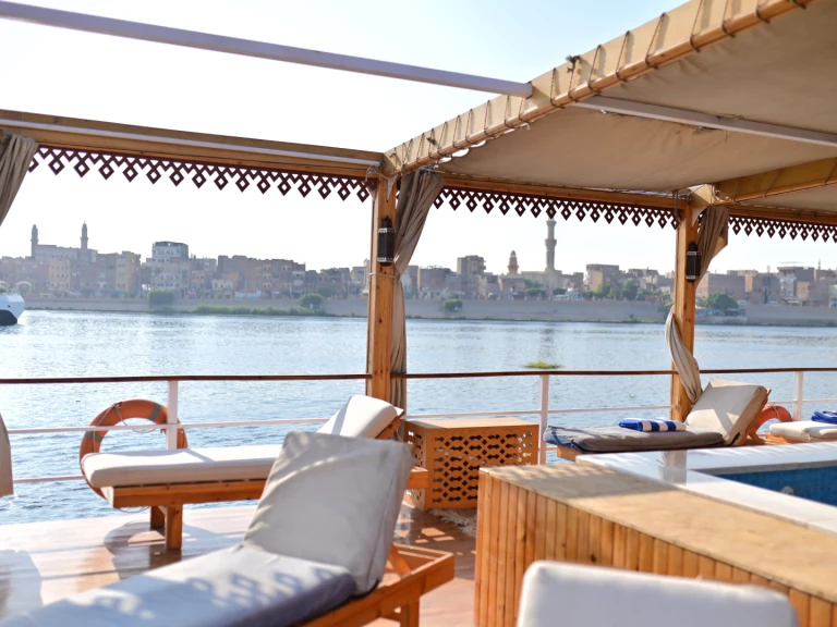 Pronajmout Plachetnice se skipperem či ne Custom Made v Aswan
