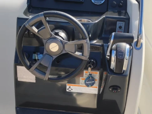 Motorová loď k pronájmu v Six-Fours-les-Plages za nejlepší cenu