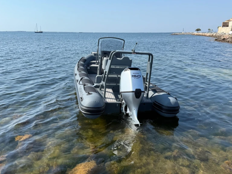 Pronájem jachty v Mèze -Highfield Patrol 660 na Samboatu