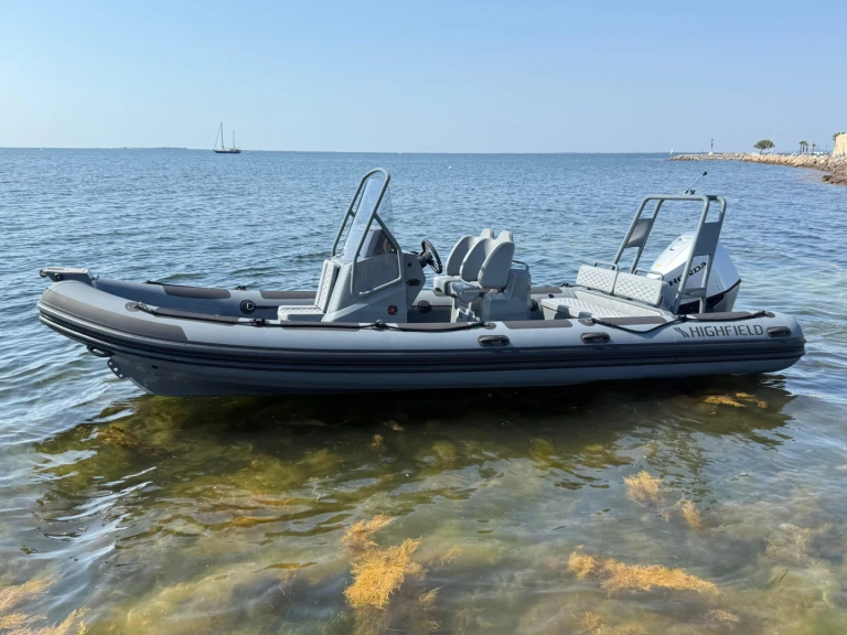 Pronajmout si Highfield Patrol 660 v Mèze