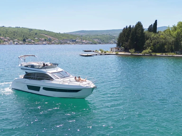 Pronájem Jachta v Tivat -Azimut Azimut 53 Fly