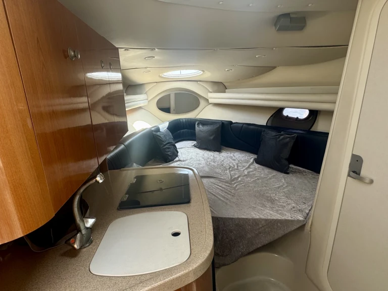 Pronajmout si Four Winns Vista 248 v Saint Raphael