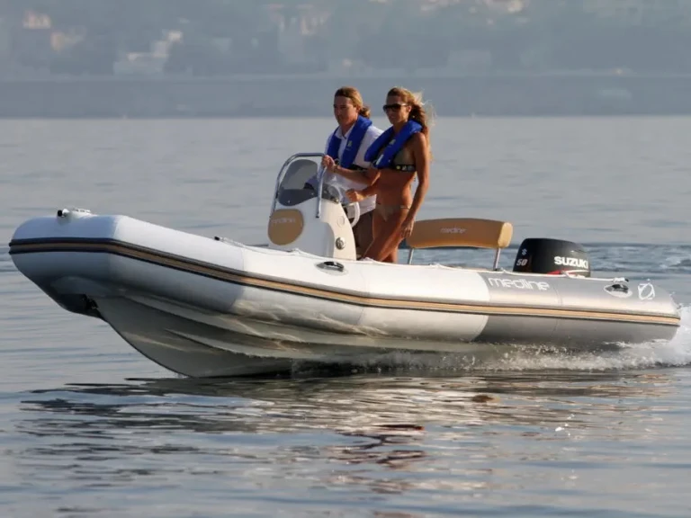 Pronájem lodi Pietrosella lákavé ceny Medline 550