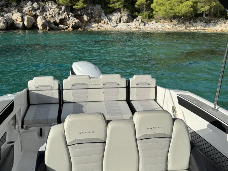 Karnic SL741 jednotlivci a charterové společnosti v Dubrovník