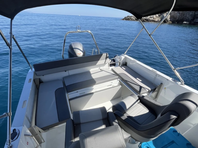 Pronájem lodi Jeanneau Cap Camarat 6.5 WA Serie 3 v Dubrovník na Samboatu