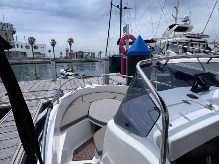Pronajmout si trident 530 Sport v Port d'Alicante