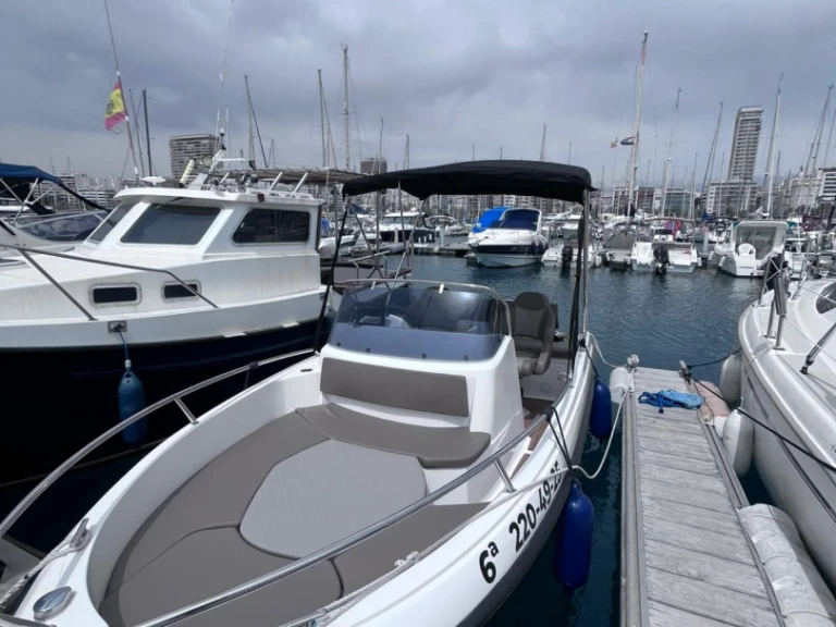 Pronájem lodi Port d'Alicante lákavé ceny 530 Sport