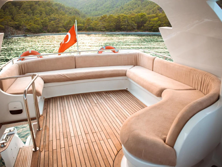 costume Tuzla jednotlivci a charterové společnosti v Kemerköy