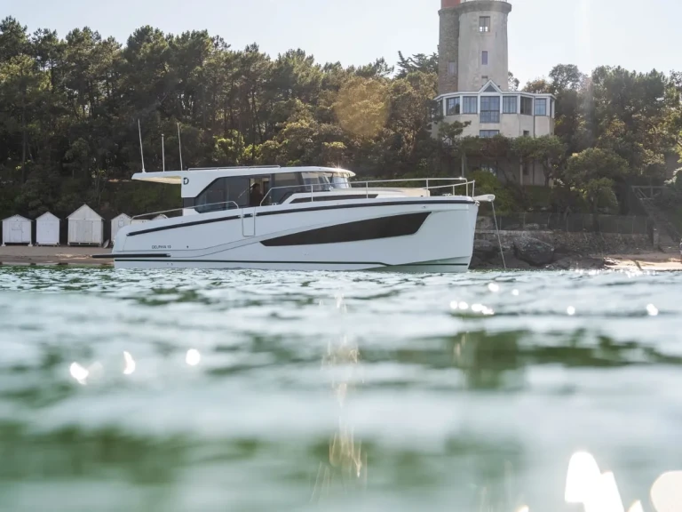 Pronájem lodi Split lákavé ceny Delphia 10 Sedan