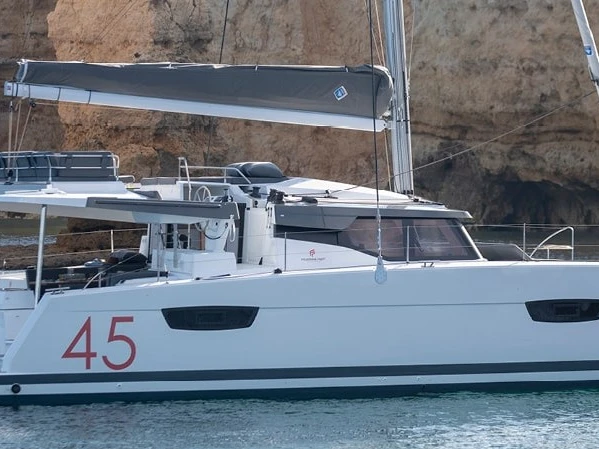 Pronájem Katamarán Fountaine Pajot s licencí