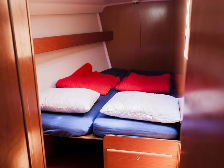 Plachetnice k pronájmu v Adámas za nejlepší cenu