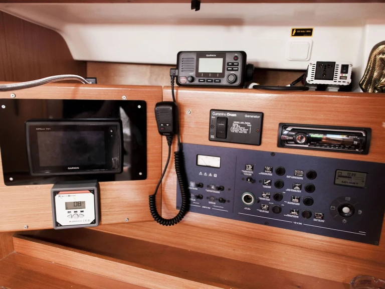 Pronájem jachty v Adámas -Bénéteau Cyclades 50.5 na Samboatu