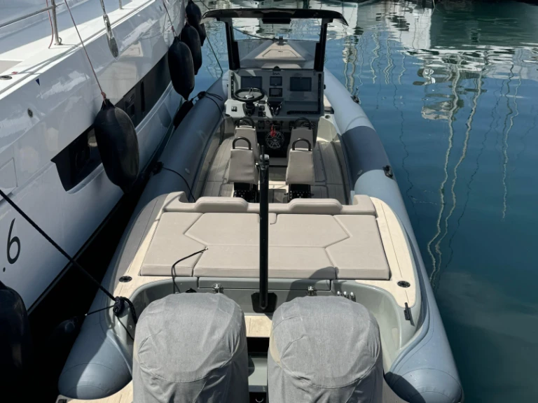 Pronájem lodi Alimos lákavé ceny Rock 30