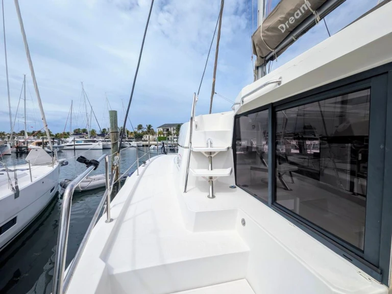 Pronajmout Katamarán se skipperem či ne Bali v Le Marin