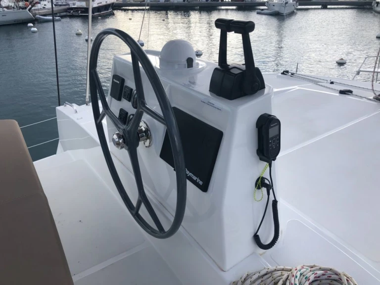 Pronajmout Katamarán se skipperem či ne Bali v Le Marin