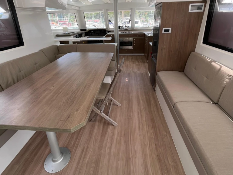 Pronájem jachty v Anse Marcel -Bali Bali Catspace Voile na Samboatu