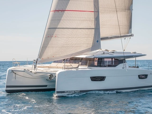 Fountaine Pajot Astrea 42 jednotlivci a charterové společnosti v Parham Town