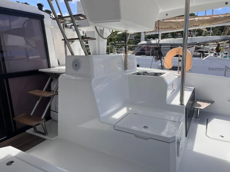 Pronájem Katamarán Fountaine Pajot s licencí