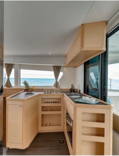 Katamarán k pronájmu v Parham Town za nejlepší cenu