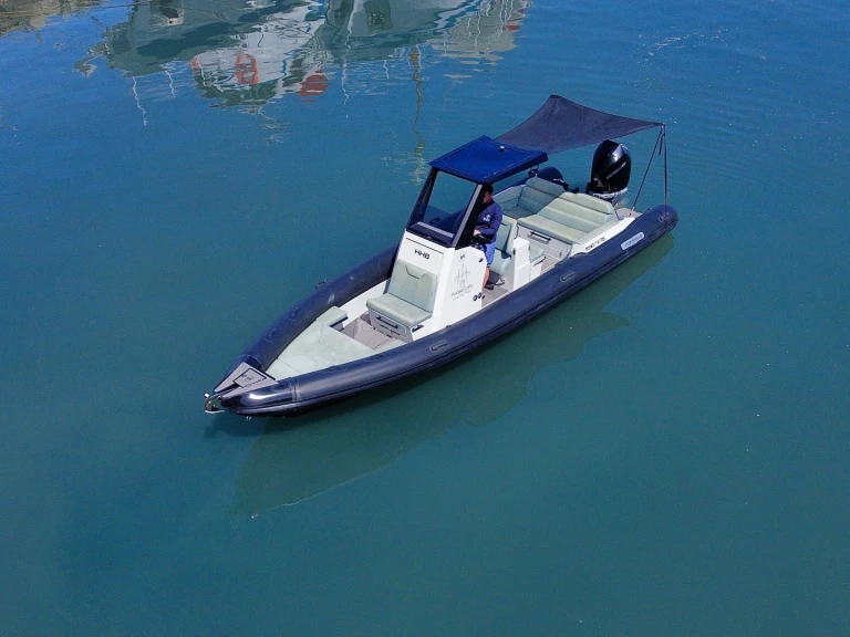 Pronajmout si Hydrohulls HH8 v Gouvia
