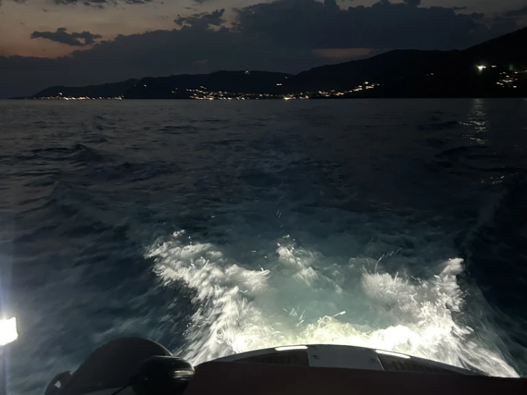 Pronájem jachty v Castellammare di Stabia -Pirelli Pzero 880 Sport na Samboatu