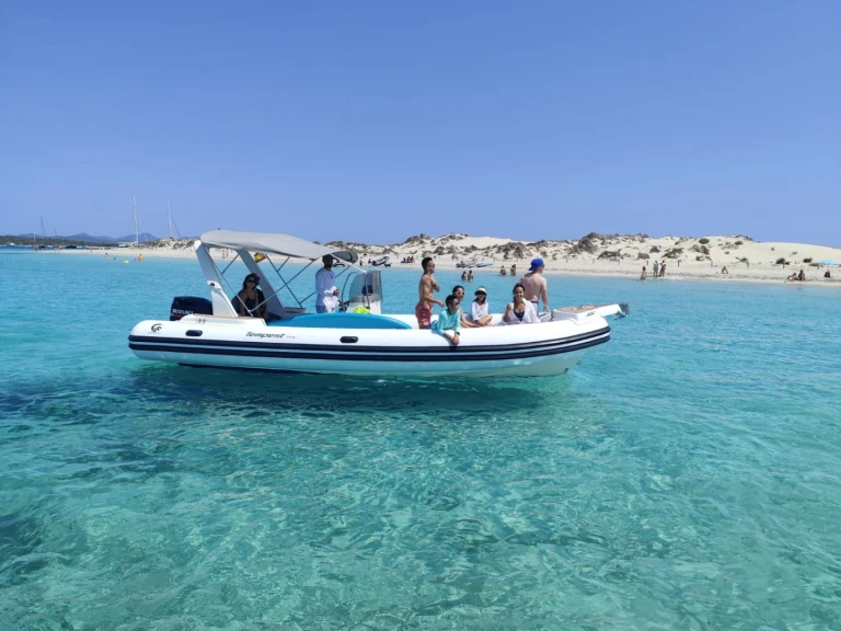 Pronájem lodi Santa Eularia des Riu lákavé ceny Tempest 750