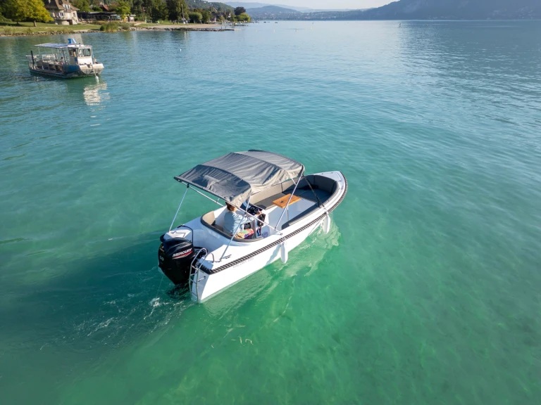 Pronajmout si boatbuilding motor yacht boatbuilding motor yacht valory 555 v Vieux Port de Cannes