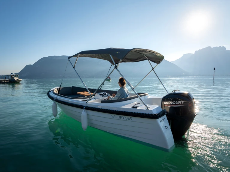 Pronájem lodi Vieux Port de Cannes lákavé ceny boatbuilding motor yacht valory 555