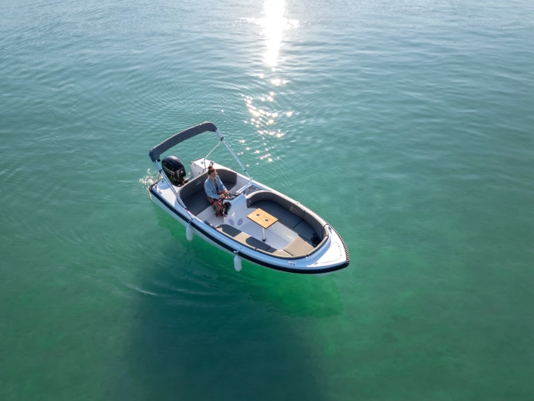 Pronájem Motorová loď v Vieux Port de Cannes -boatbuilding motor yacht boatbuilding motor yacht valory 555