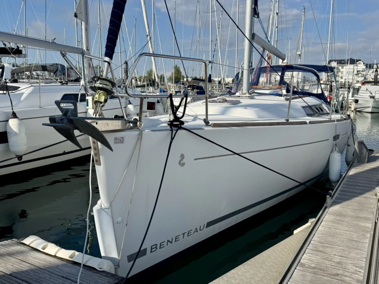 Pronájem Plachetnice v Les Sables-d'Olonne -Bénéteau Oceanis 37