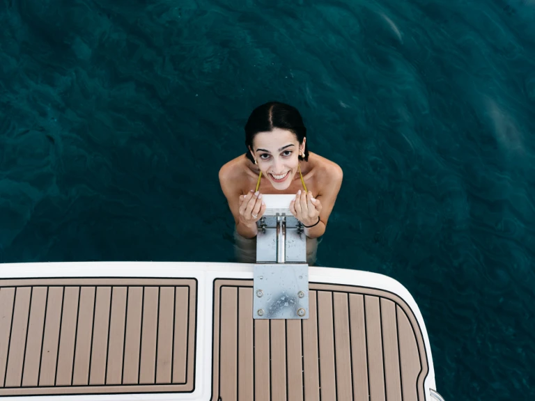 Pronájem Motorová loď v Mílos -Sea Ray SDX 250