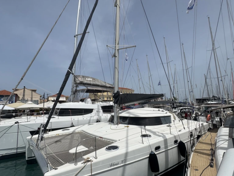 Pronajmout Katamarán se skipperem či ne Fountaine Pajot v Lefkáda