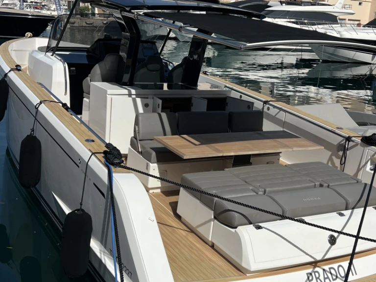 Pronajmout si Pardo Yachts Pardo 38 v Les Salins d'Hyères