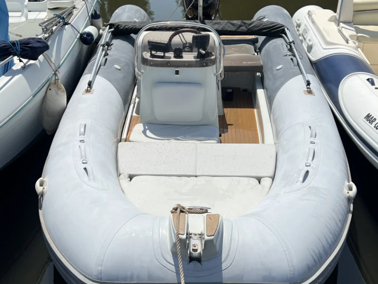 Pronájem lodi Zodiac Medline 580 Limited Edition v Hyeres na Samboatu
