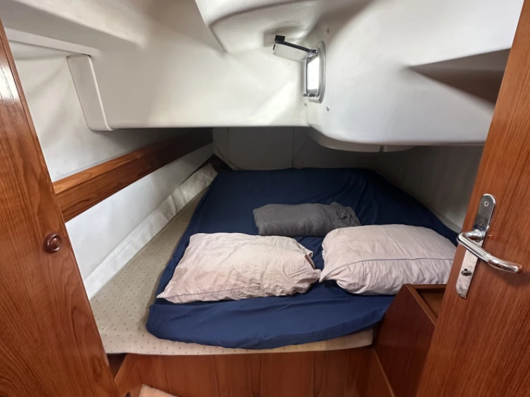 Jeanneau Sun Odyssey 34.2 jednotlivci a charterové společnosti v La Turballe