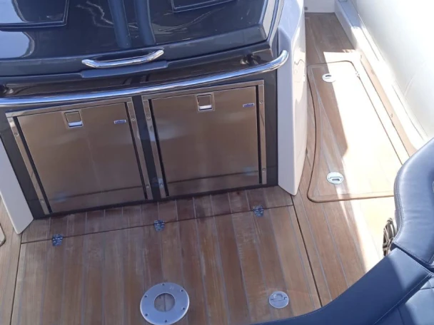 Pronajmout Polotuhá loď se skipperem či ne Sacs v Forio