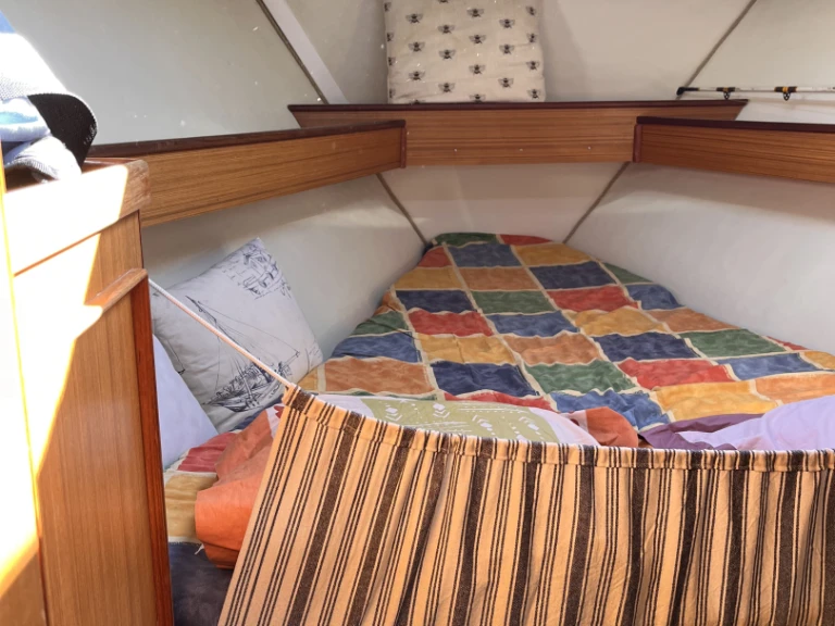 Pronajmout Plachetnice se skipperem či ne Jouet v Marseille