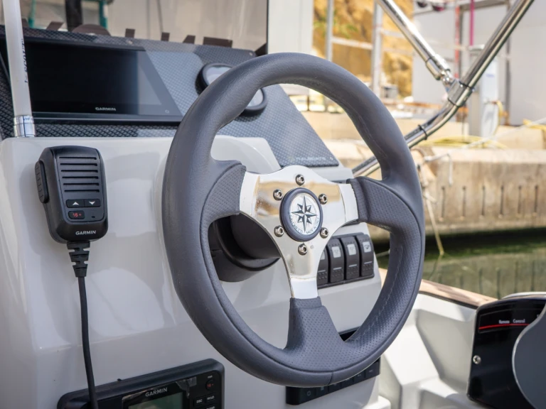 Pronájem lodi Altea lákavé ceny Stingher 380FR