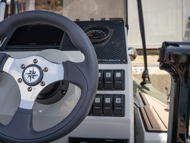 Pronájem Polotuhá loď v Altea -Italboats Stingher 380FR