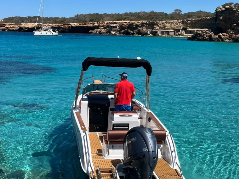 Motorová loď k pronájmu v Sant Antoni de Portmany za nejlepší cenu