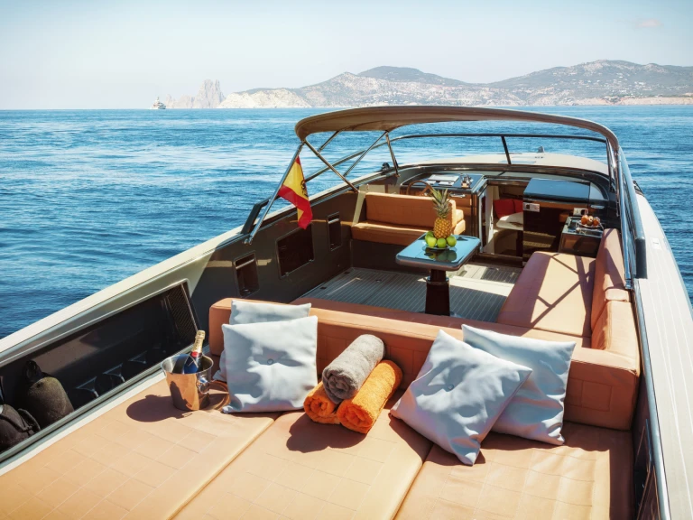 Pronájem lodi Marina Botafoch lákavé ceny VanDutch 40